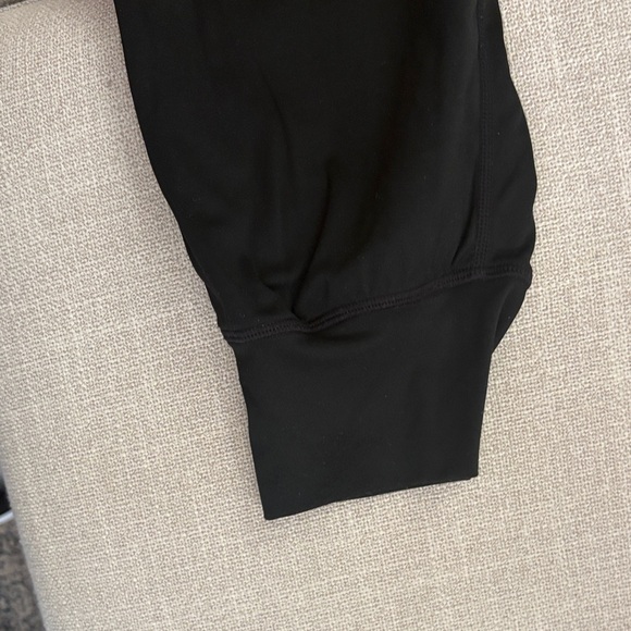 Source Unknown Black Athletic Leggings - Picture 4 of 5